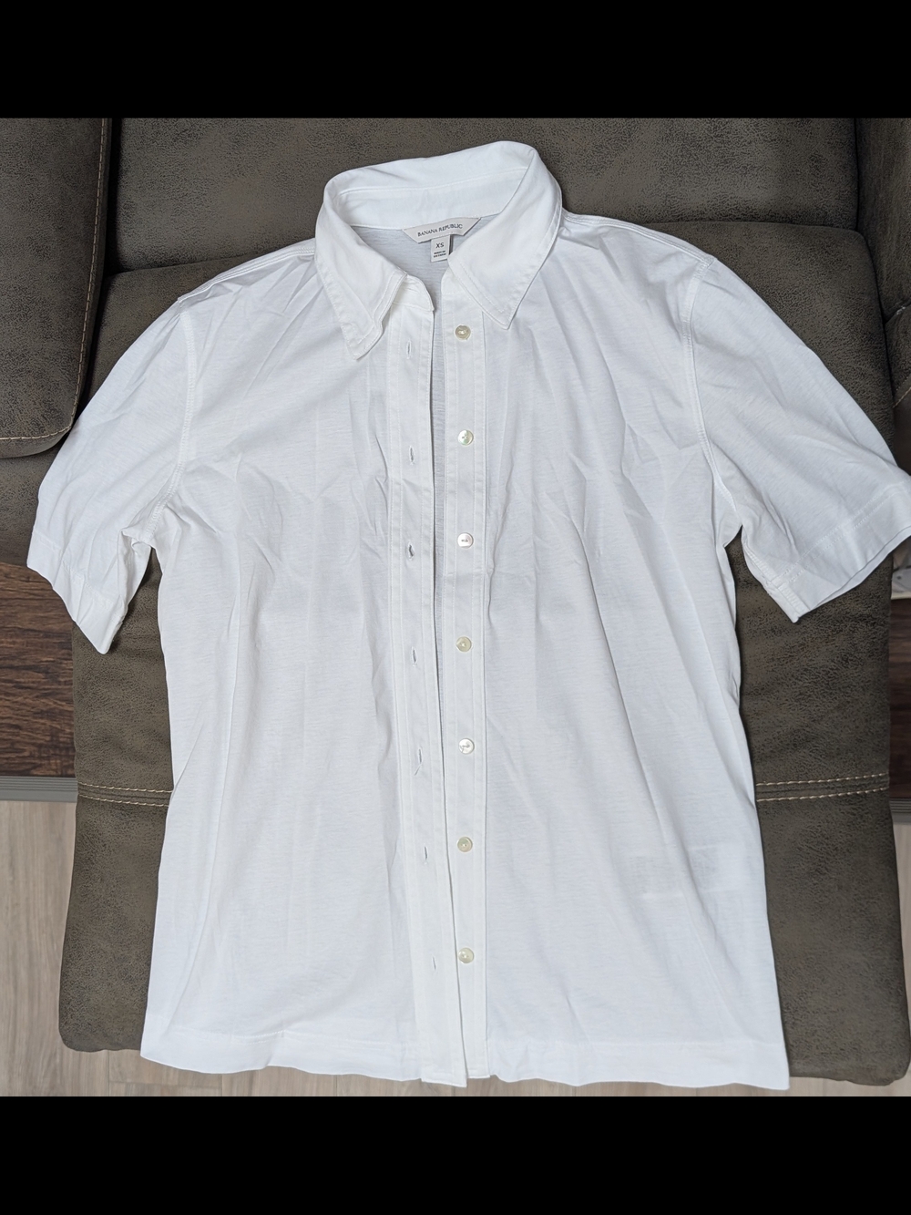 White Short-Sleeve Button Front Shirt - Classic Women's Top - Picture 4 of 10